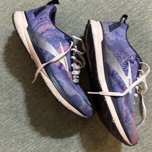 Brooks Revel sneakers